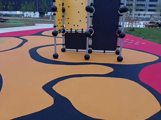Estructura de juego y pavimento